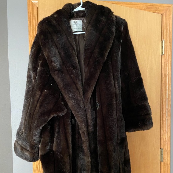 Vintage Sak’s Fifth Ave Faux fur coat - Picture 1 of 3
